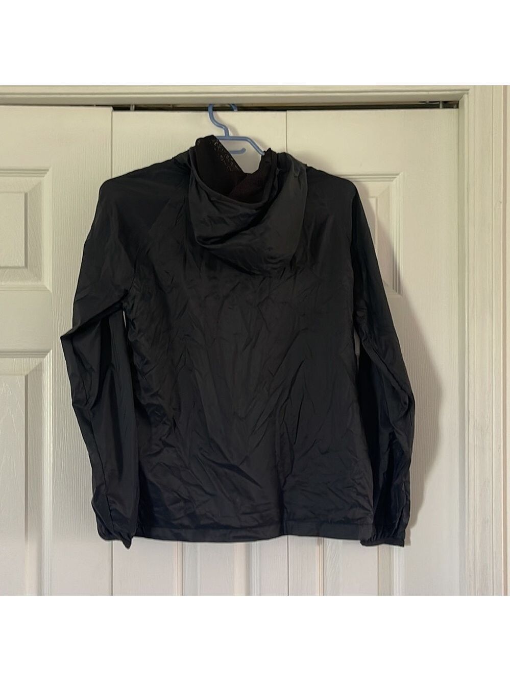 Bench Jacket Size S🥰🥰 BNWOT ❤️‍🔥❤️‍🔥 - Picture 3 of 6